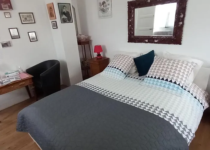 Les Villegiatures De Muse